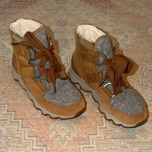 Sorel hiking/ winter Boots